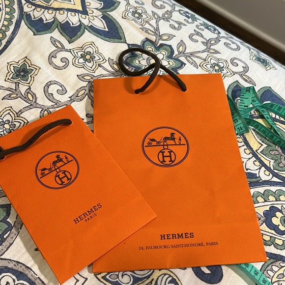 AUTHENTIC Hermes gift bags & embroidered ribbons - Picture 10 of 16